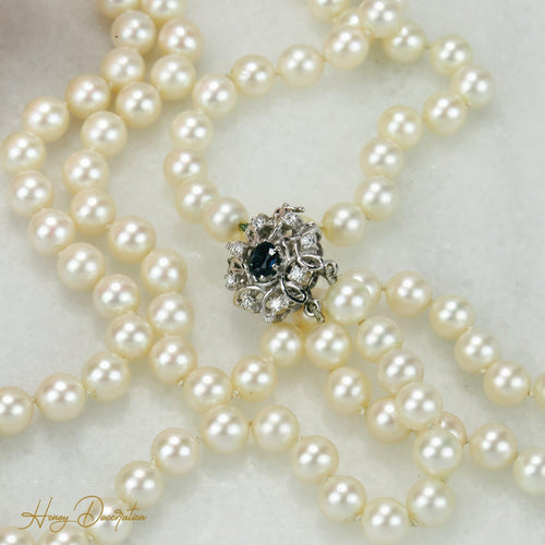 Halskjede Halskjede - Akoya-perler i to rader i 14K hvitt gull, diamanter og safir 58 Facettes 2029