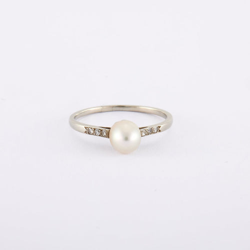 Bague Blanc/Gris / Or 750 Bague Perle et diamants 58 Facettes 140134R