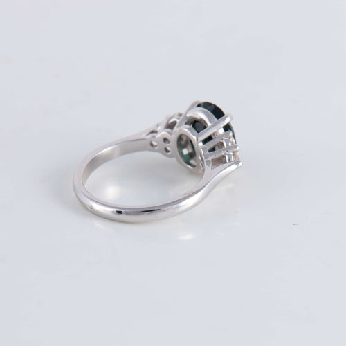 Bague 53 Bague Saphir épaulé de 6 diamants 58 Facettes 1