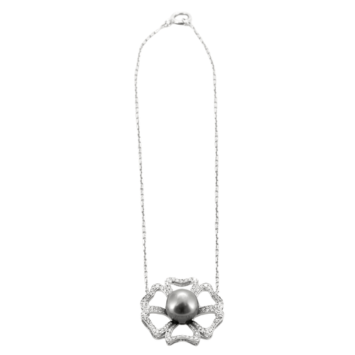 Collier Collier fleur Or blanc Diamants Perle 58 Facettes