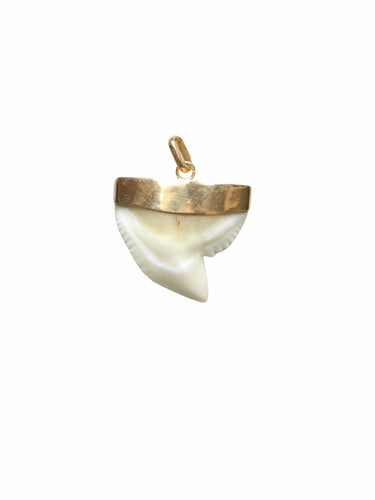 Pendentif Pendentif vintage charm or dent de requin 58 Facettes