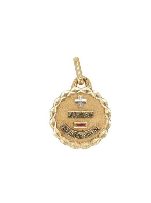 Pendentif AUGIS - Médaille Amour "Plus qu’hier moins que demain" Or jaune Rubis 58 Facettes J236