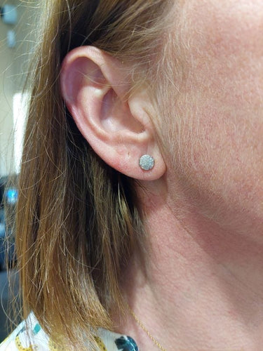 Boucles d'oreilles Clous modernes pavage diamants 58 Facettes