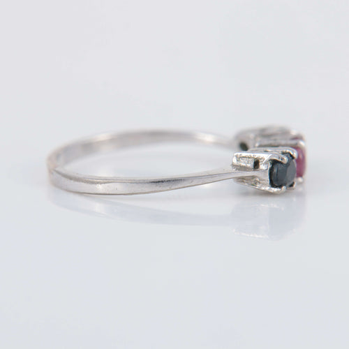 Bague Bague Trilogie Rubis Émeraude Saphir et Diamants en argent 58 Facettes 1