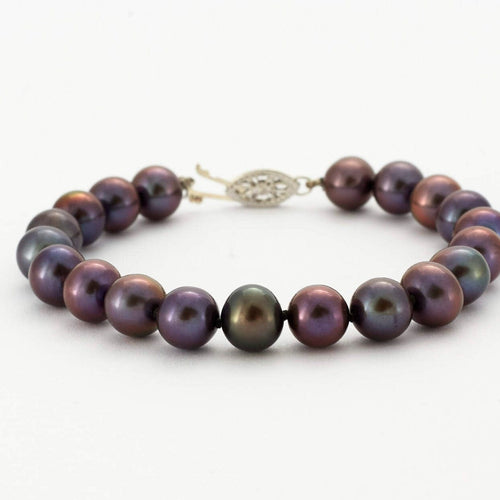 Bracelet Bracelet perles de culture grises et aubergine, fermoir or 58 Facettes DV0489-1