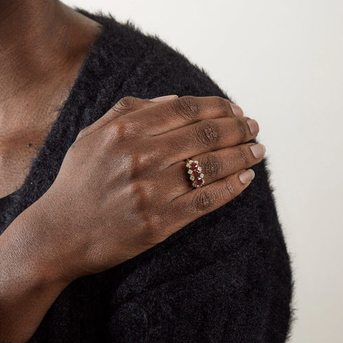 Bague 53 Bague or jaune, trois rubis et diamants 58 Facettes DV0507-3