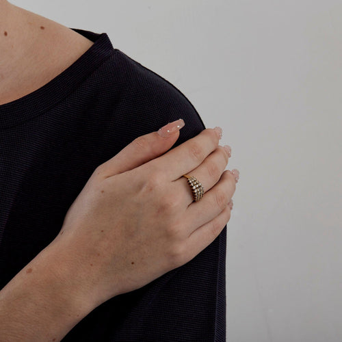 Bague Bague en or jaune trois rangées de diamants 58 Facettes DV0543-1