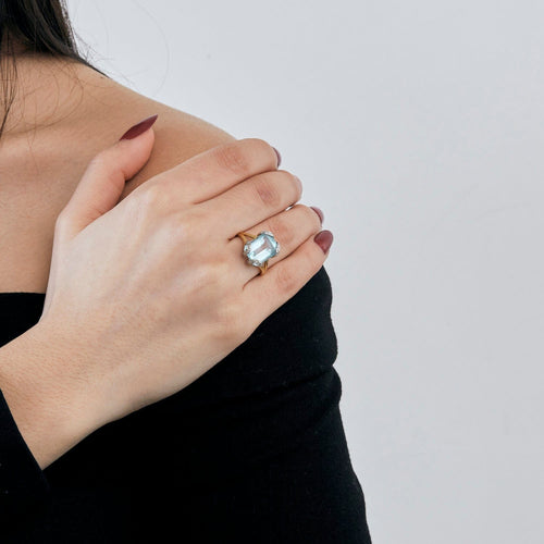 Bague Bague en or jaune aigue - marine et diamants 58 Facettes DV0558-2bis