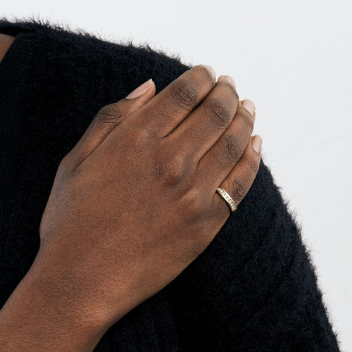 Bague Bague Alliance demi-tour diamants sertis sur or jaune 58 Facettes DV2217-1