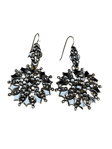 Boucles d'oreilles Anciennes Boucles d'Oreilles En Pointes d'Acier 58 Facettes 569593