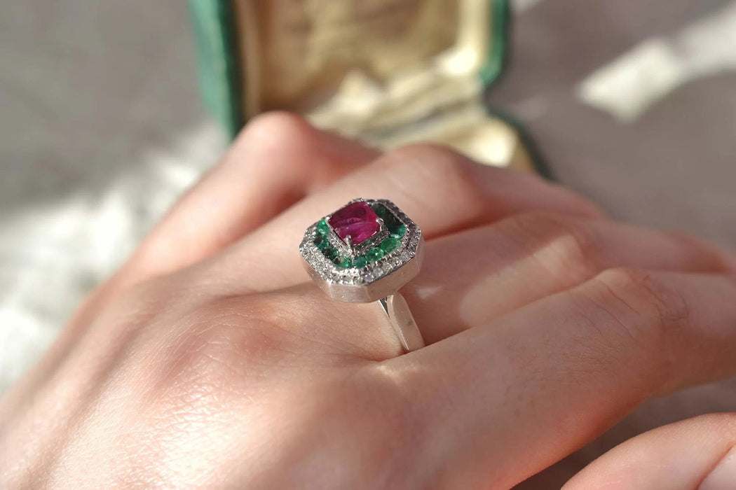 Bague Bague Argent Rubis Emeraudes et Diamants 58 Facettes Ref1595