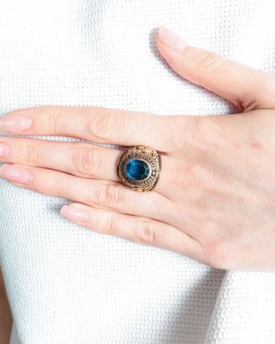 Bague Chevalière Université Américaine 58 Facettes