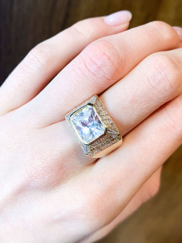 Bague Bague Chevalière Saphir blanc et Diamants 58 Facettes