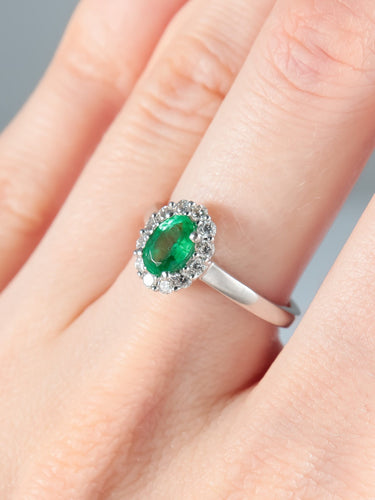 Bague 52 Bague Marguerite Emeraude et diamants 58 Facettes