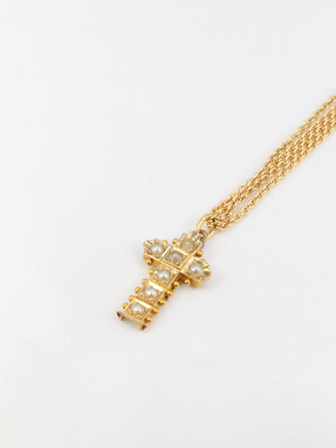 Pendentif Pendentif croix en or et perles fines 58 Facettes 163