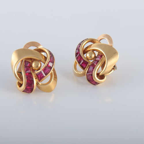 Boucles d'oreilles Boucles d'oreilles entrelacées Rubis synthétiques 58 Facettes 1