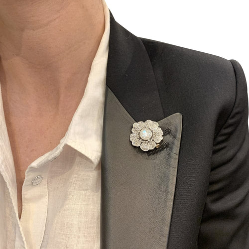Broche Broche Fleur or et platine sertie de diamants. 58 Facettes 30165