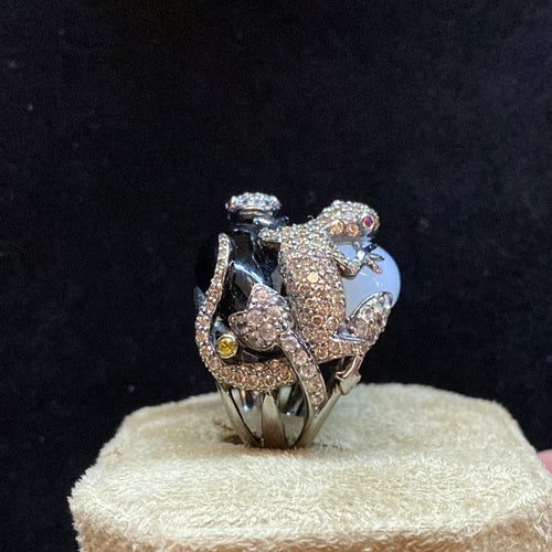 Bague Bague or foncé calcédoine, onyx et diamant salamandre 58 Facettes CEY5