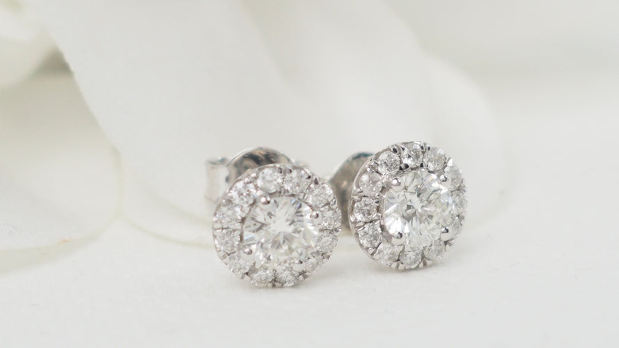 Boucles d'oreilles Boucles d'oreilles marguerite Or blanc Diamants 58 Facettes 31977