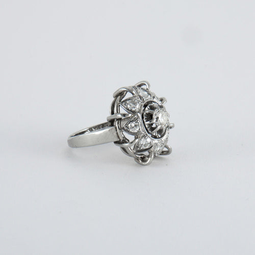 Bague 54 Bague à motif rayonnant Diamants 58 Facettes ADA03