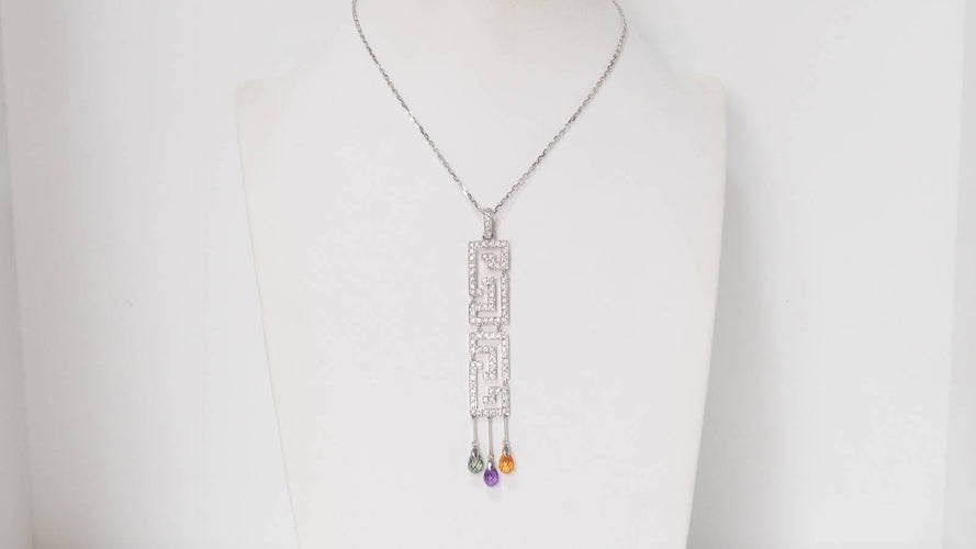 Collier Collier Art Déco en or blanc et diamants 58 Facettes 31851