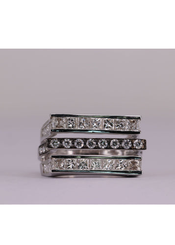 Bague Bague triple alliance Or blanc Diamant 58 Facettes P25