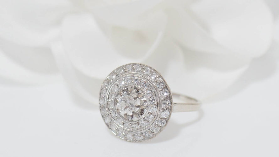 Bague Bague Art Déco double entourage de diamants en or blanc et platine 58 Facettes 31669