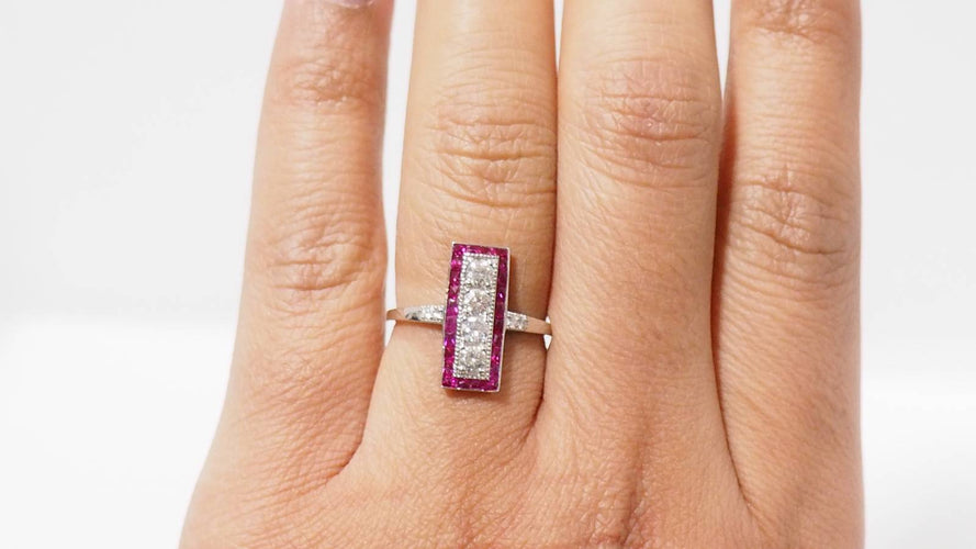 Bague Bague Art Déco Or Blanc, Rubis Et Diamants 58 Facettes 31134