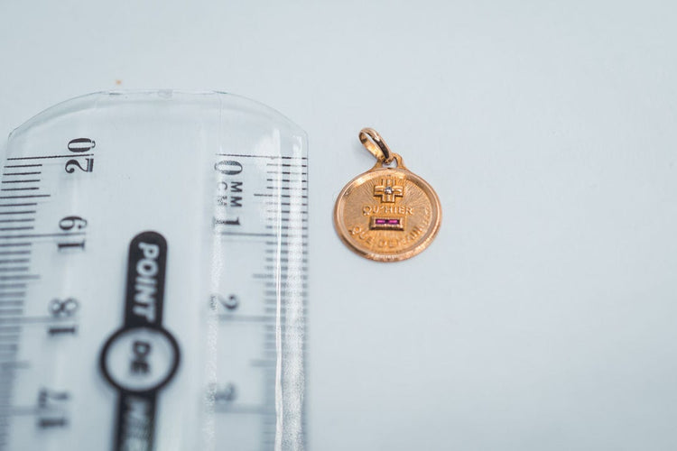 Pendentif Pendentif incontournable en or 18 carats 58 Facettes