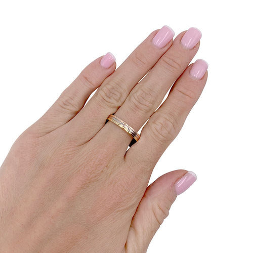 Bague 58 Alliance Cartier, "Vendôme Louis Cartier", trois ors. 58 Facettes 32314