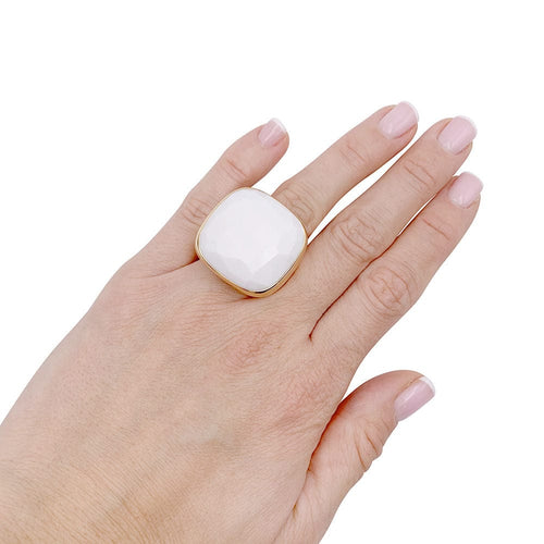 Bague 53 Bague Pomellato, "Victoria", or rose, cacholong. 58 Facettes 33222