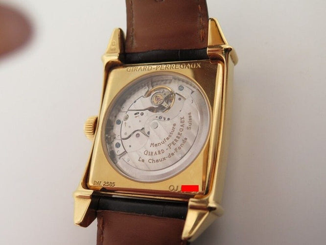 Montre vintage montre GIRARD PERREGAUX vintage 1945 automatique or jaune 18k 58 Facettes 257654