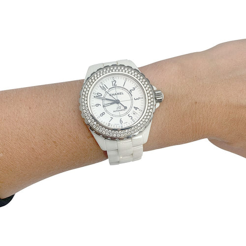 Montre Montre Chanel "J12" céramique blanche, diamants. 58 Facettes 31692