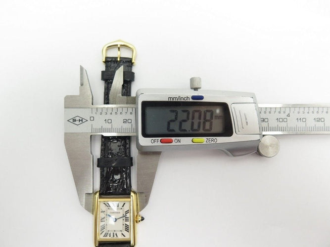 Montre montre tank louis CARTIER 2442 quartz 30 mm en or 18k crocodile 58 Facettes 220473