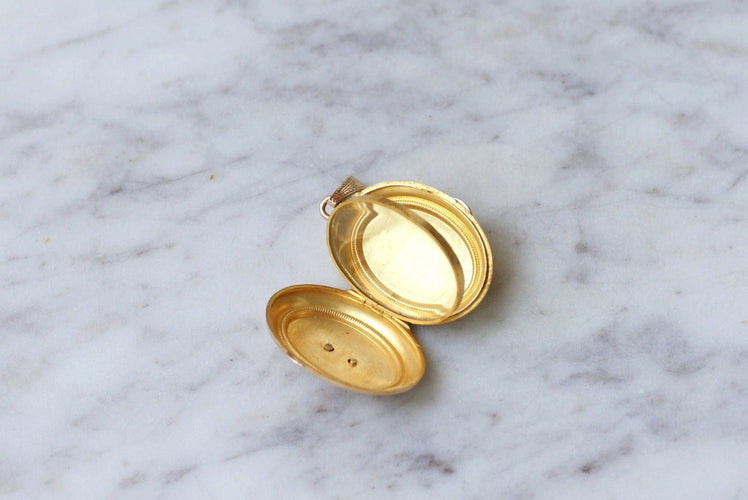 Pendentif Médaillon étoile porte-photo or et perles 58 Facettes