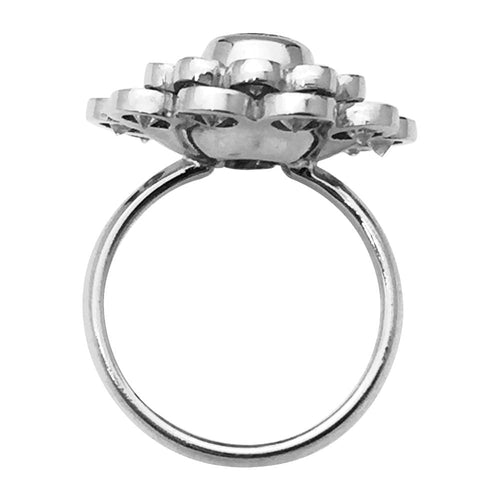 Bague 53 Bague marguerite en or blanc, diamants. 58 Facettes 26243
