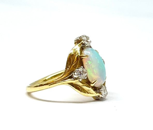 Bague Bague opale et diamants monture en or jaune 18 carats 58 Facettes