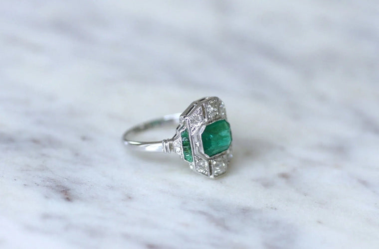 Bague Bague Art Déco émeraude, diamants 58 Facettes