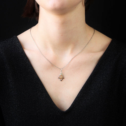 Pendentif Pendentif ancien à la rose 3 ors 58 Facettes CVP67