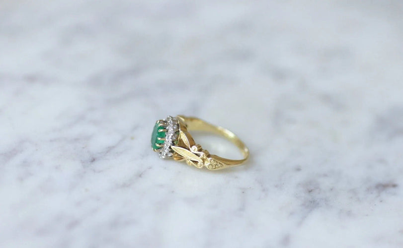 Bague Bague marguerite style Victorien émeraude diamants 58 Facettes