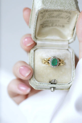 Bague Bague marguerite style Victorien émeraude diamants 58 Facettes