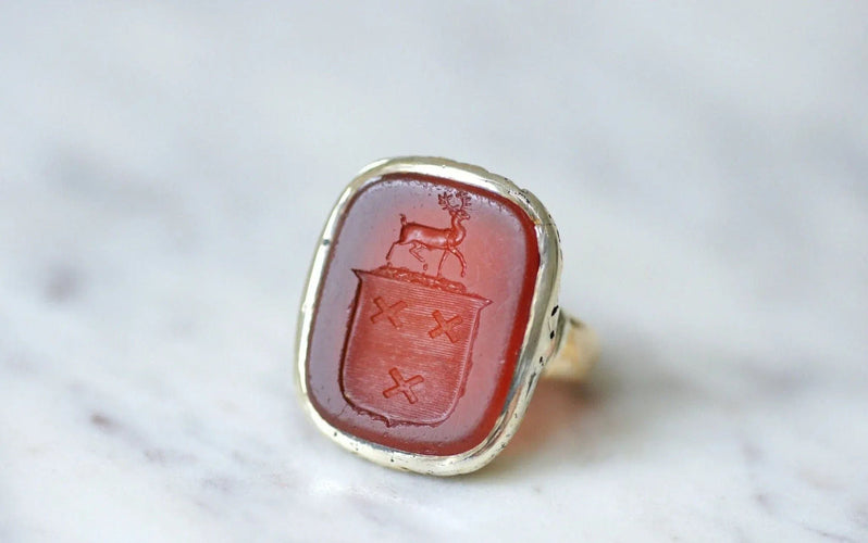 Bague 52 Bague chevalière intaille héraldique sardoine 58 Facettes