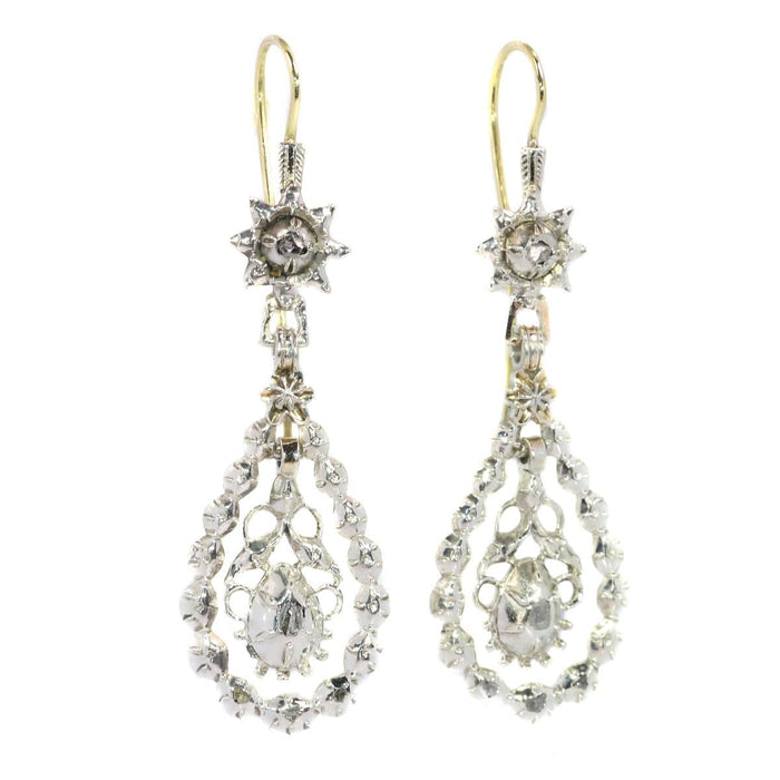 Boucles d'oreilles Boucles d'oreilles longues pendantes diamant 58 Facettes 20069-0055