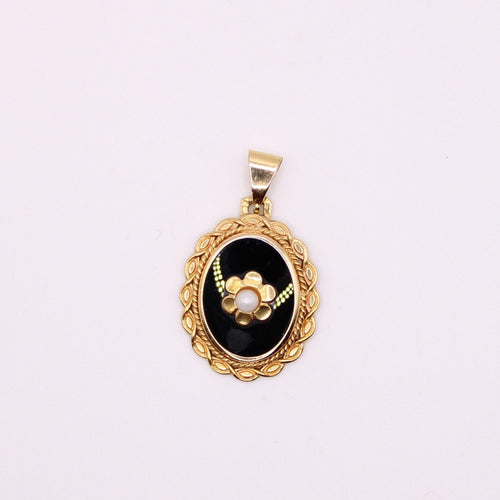 Pendentif Pendentif ancien Or jaune 18 carats, Onyx et Perle de culture 58 Facettes