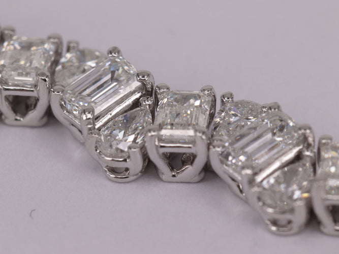 Bracelet Bracelet Tennis Diamants taille émeraude et poire 58 Facettes 3335