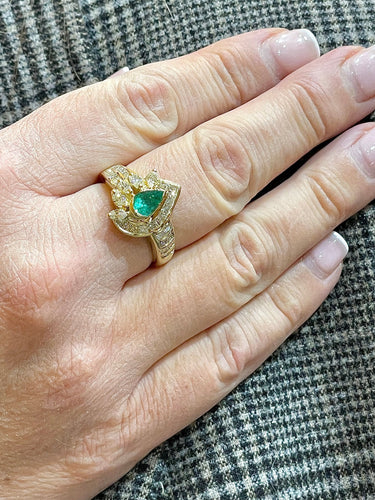 Bague Bague émeraude poire et diamants 58 Facettes