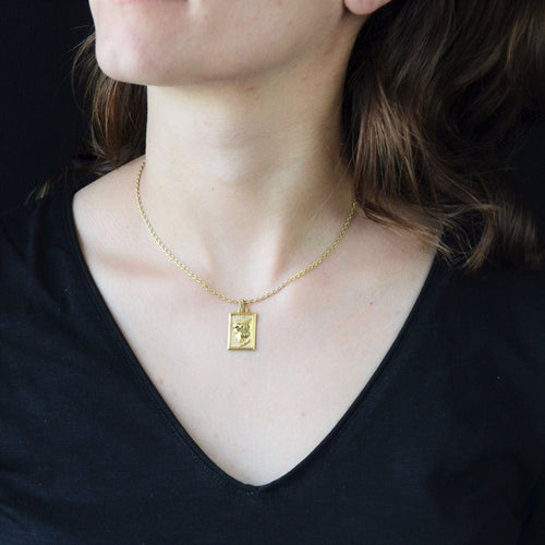 Pendentif Médaille Taureau or jaune 58 Facettes CVP44