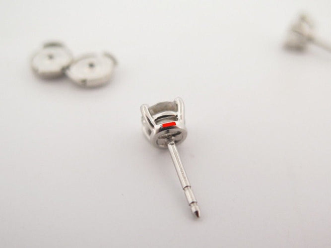 Boucles d'oreilles boucles d'oreilles TIFFANY & CO puces platine diamants 1.52ct ears 58 Facettes 253647