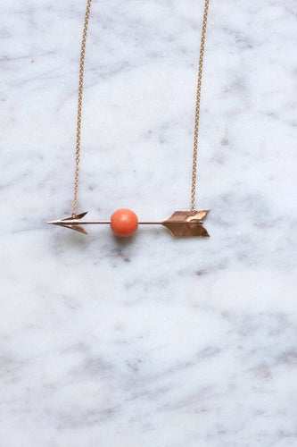 Collier Collier flèche ancien or et corail 58 Facettes