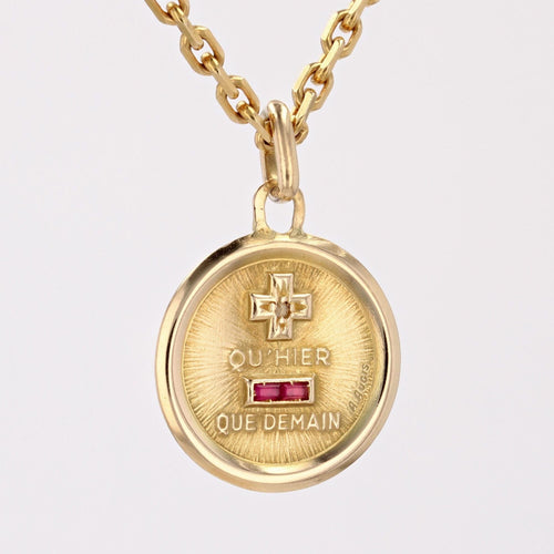 Pendentif Médaille d' Amour Augis + qu'hier - que demain 58 Facettes CVP62